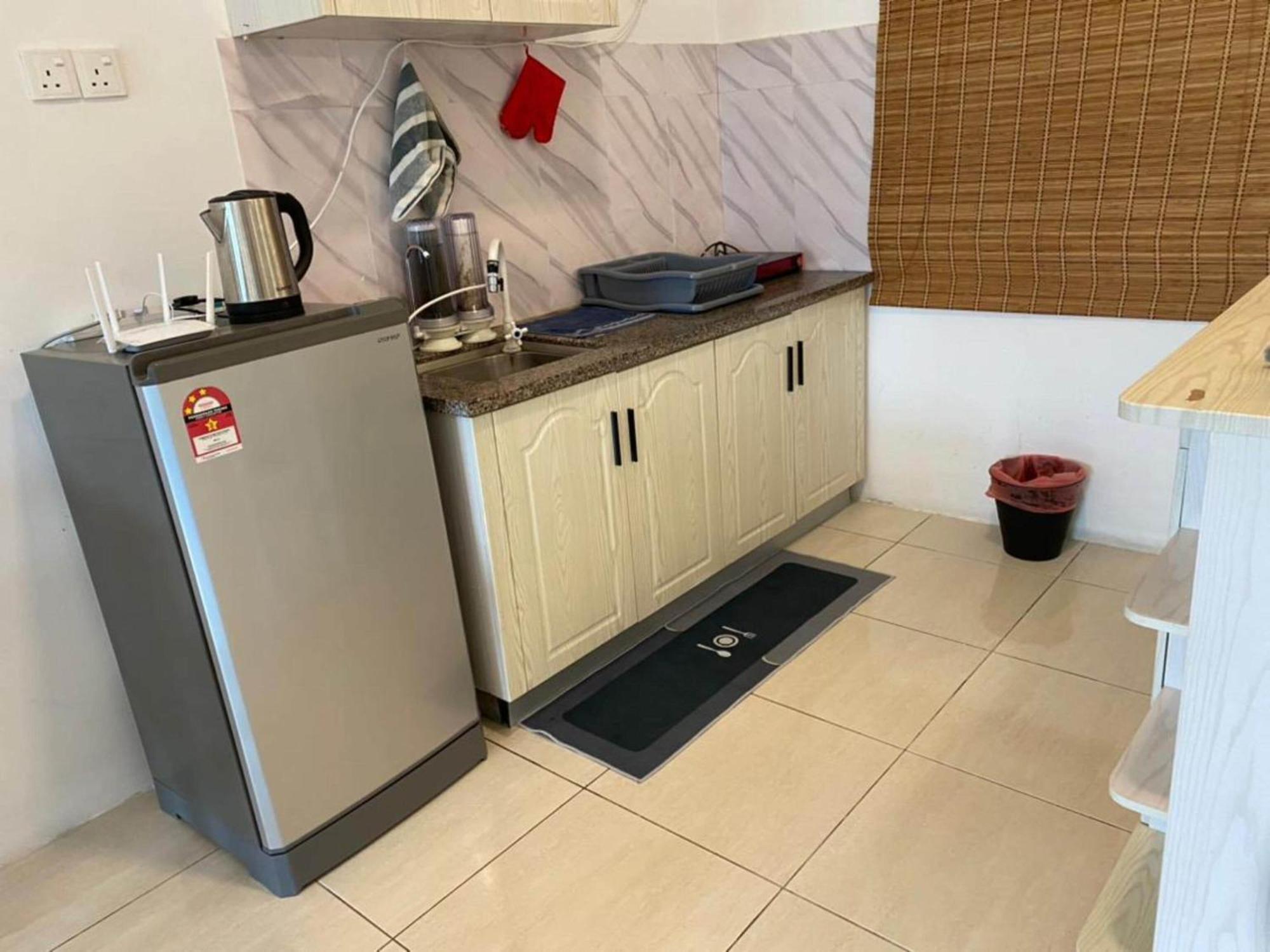 Oyo 91086 Bayu Service Apartment Kuah Exteriör bild